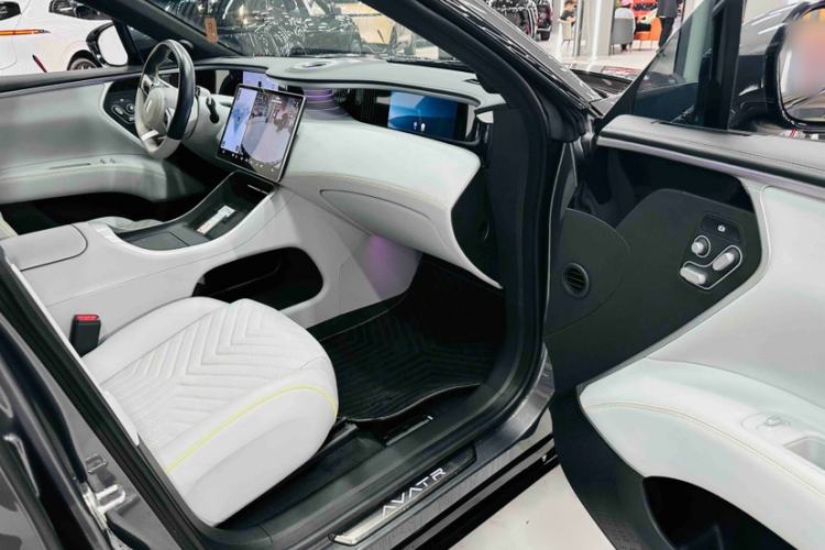 Used Avatr 11 2023 Harmony 90-degree Rear-wheel Drive Edition Interior 3