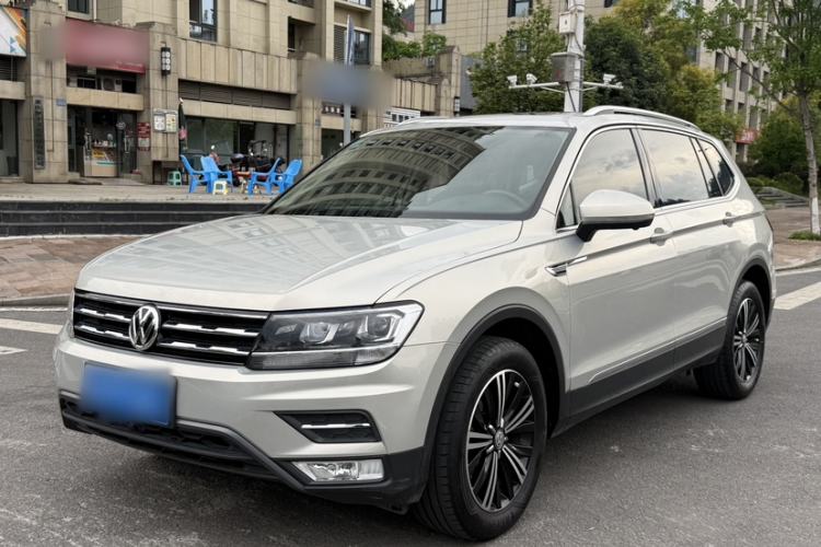 Used Volkswagen Tiguan L 2020 330TSI Automatic Two-Wheel Drive Panoramic Comfort Edition China VI Standard