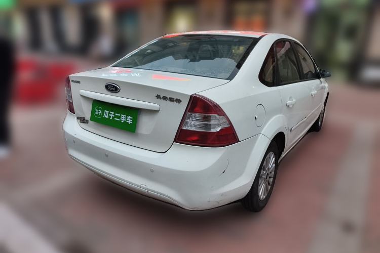 Used Ford Focus 2013 Sedan Classic 1.8L Manual Fashion Edition Rear Right 45 Deg