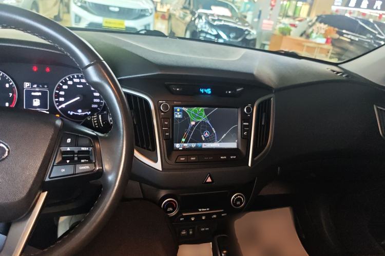 Used Hyundai ix25 2015 2.0L Automatic 4x4 Deluxe DLX