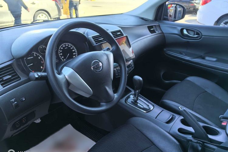 Used Nissan Tiida 2011 1.6L CVT Smart Version Interior 2