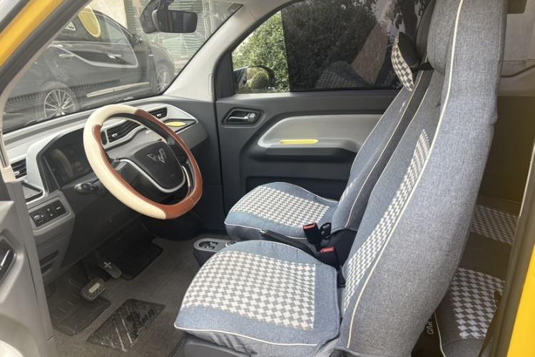 Used Wuling Hongguang MINIEV 2021 Macaron Fashion Model Lithium Iron Phosphate Interior 2