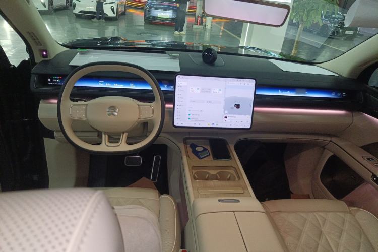 Used Nio ES8 2026 Model 6-seat Executive Signature Edition Center Console