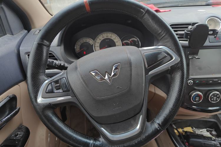 Used Wuling Hongguang 2014 1.5L S Luxury Model