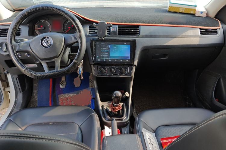 Used Volkswagen Santana 2016 1.6L Manual Fashion Edition Center Console