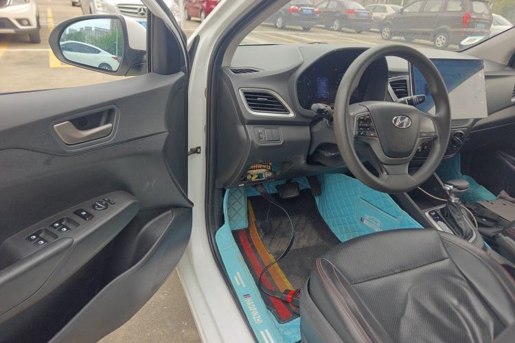 Used Hyundai Verna (new generation) 2016 1.4L Automatic Cool Edition GLS Driver Seat