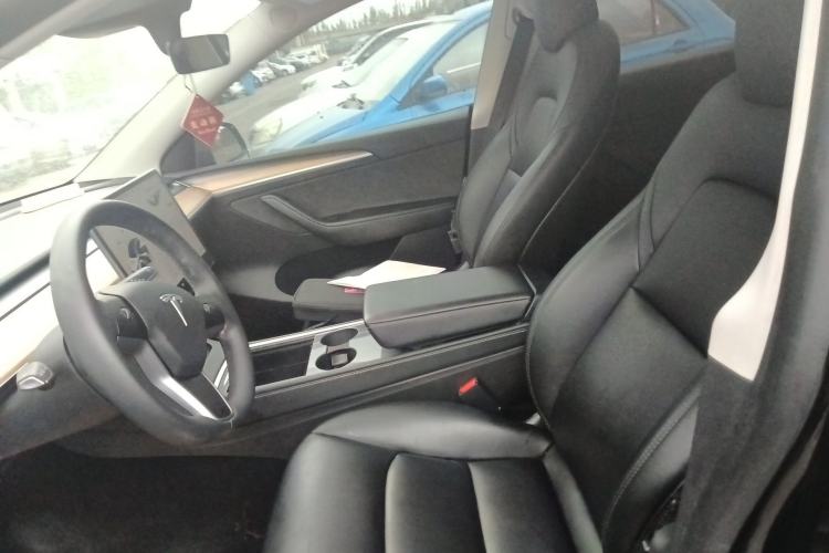 Used Tesla Model Y 2022 Long-Range All-Wheel-Drive Version
