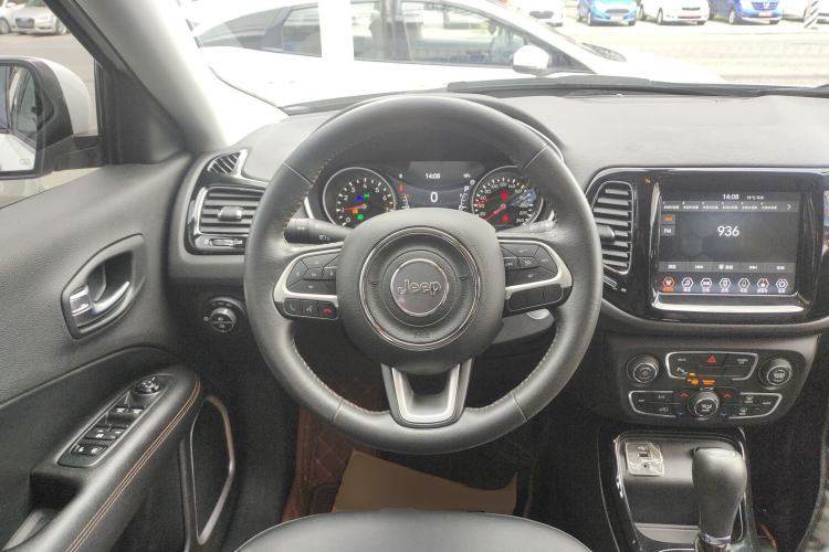 Used Jeep Compass 2019 220T Automatic Family Edition
