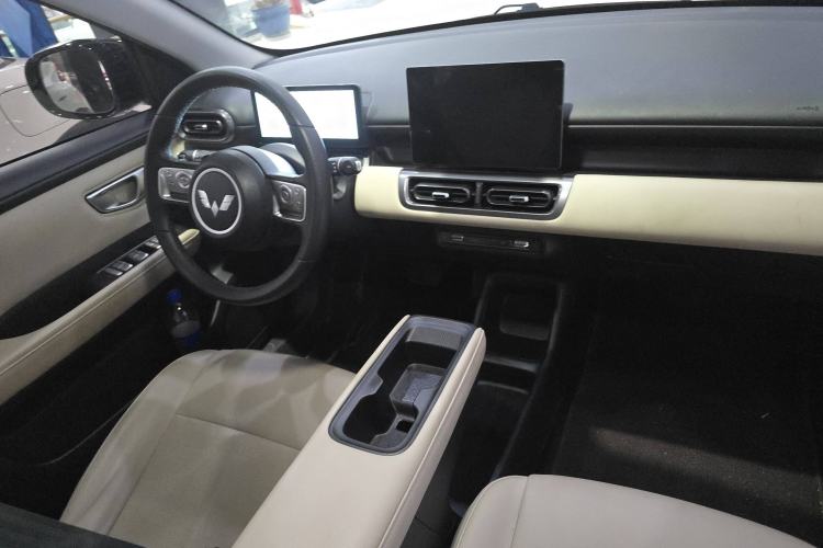 Used Wuling Bingo PLUS 2024 510 km Flagship Edition Four-Seater Version
