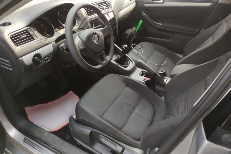 Used Volkswagen Sagitar 2015 1.6L Manual Fashion Edition
