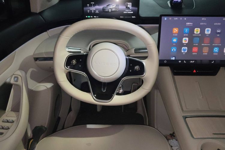 Used Hima Luxeed R7 2024 All-Electric 802 km Max
