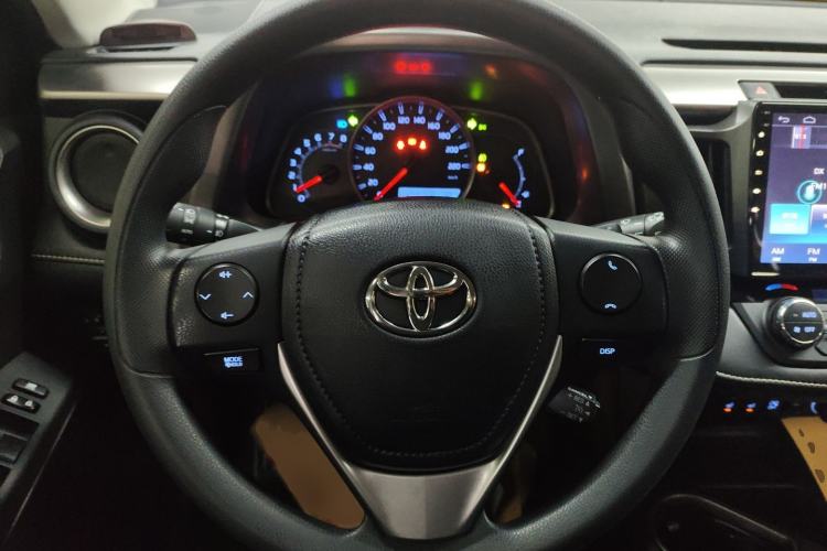 Used Toyota RAV4 2016 2.0L CVT Two-Wheel Drive Comfort Edition China V Standard