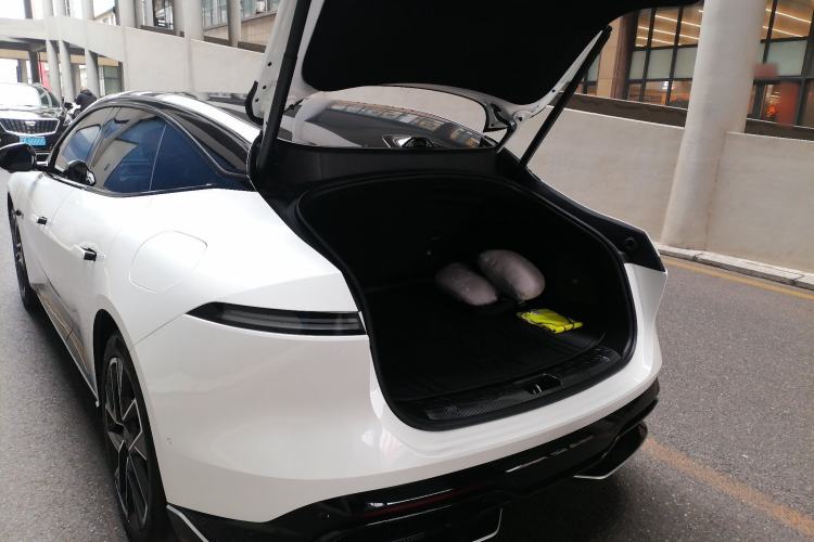 Used Avatr 06 2025 Max Extended-Range Edition Trunk