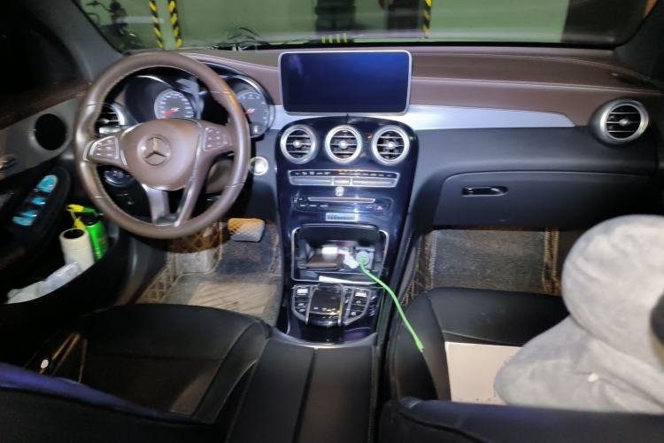 Used Mercedes-Benz GLC Coupe 2019 Facelift GLC 200 4MATIC Coupe SUV Center Console