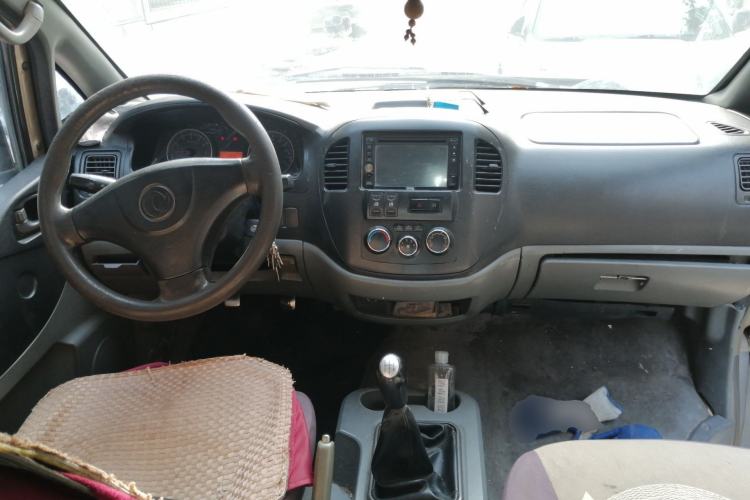 Used FORTHING Lingzhi 2013 M3 1.6L 7-Seater Comfort Model Center Console