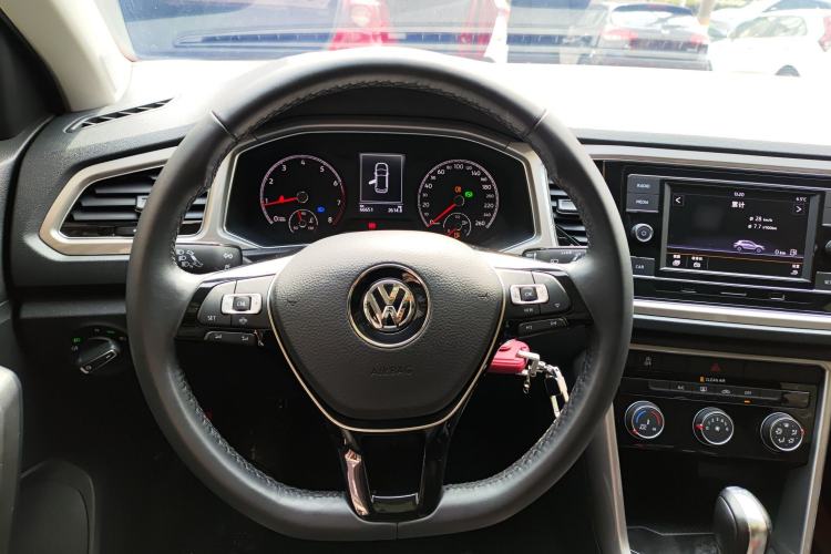 Used Volkswagen T-ROC 2020 230TSI DSG Two-Wheel Drive Advanced Version Steering Wheel