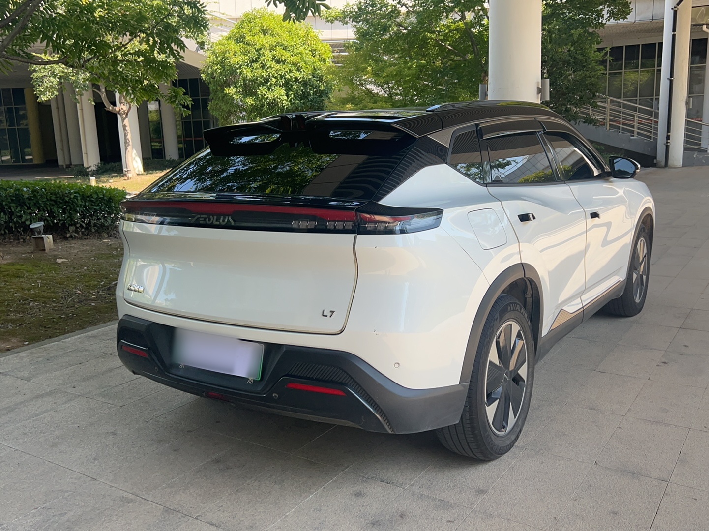Dongfeng Aeolus L7 New Energy 2024 205 Plus — снимка 6