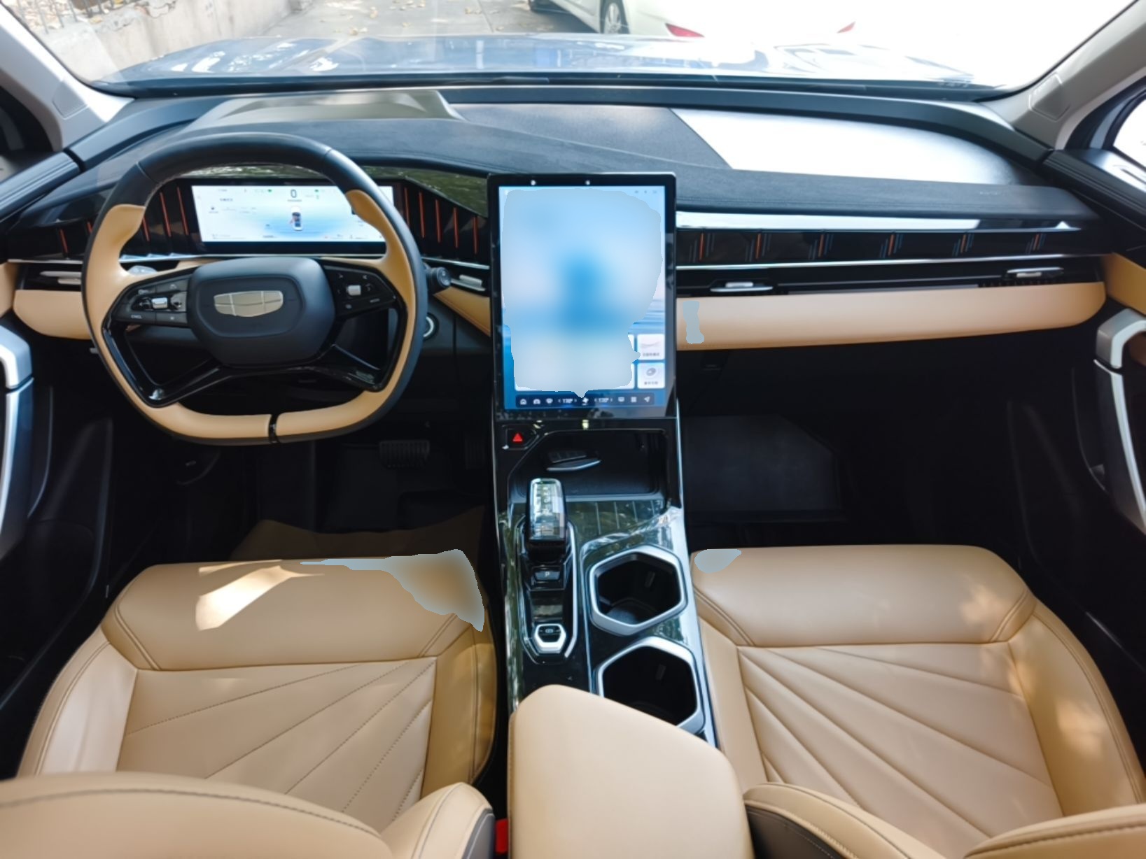 Geely Auto FX11 2023 1.5TD DCT Luxury Version — снимка 12