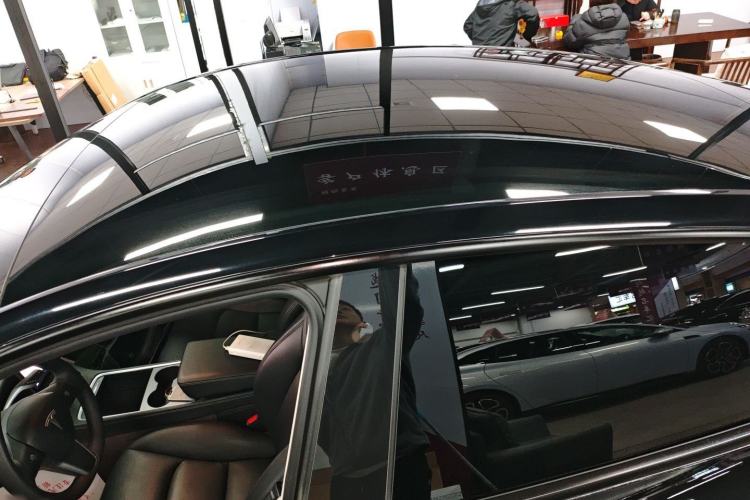 Used Tesla Model Y 2022 Long-Range All-Wheel-Drive Version
