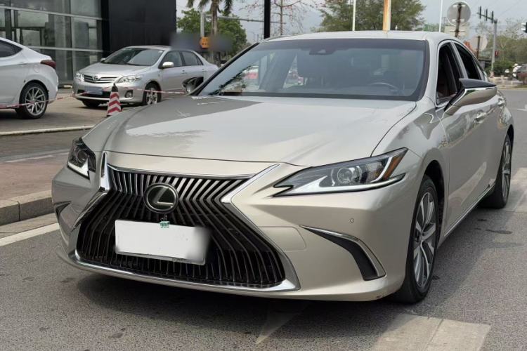 Used Lexus ES 2020 200 Excellence Edition
