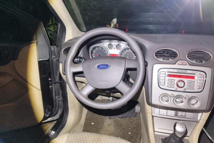 Used Ford Focus 2011 Sedan 1.8L Manual Comfort Model
