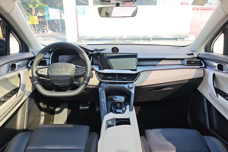 Used Lynk & Co 06 EM-P 2020 PHEV Plus Interior 3