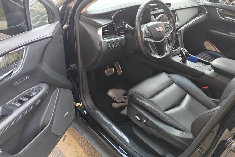 Used Cadillac XT5 2017 Anniversary Edition 25T Luxury Model
