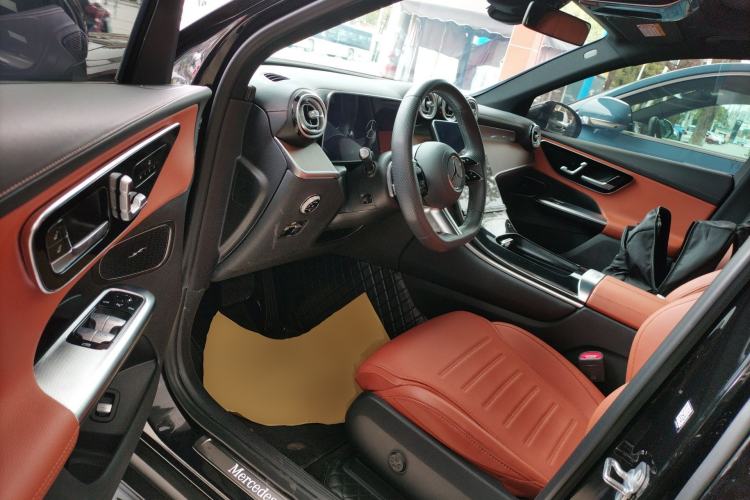 Used Mercedes-Benz GLC 2023 GLC 300 L 4MATIC Dynamic Edition 5-seater Driver Seat