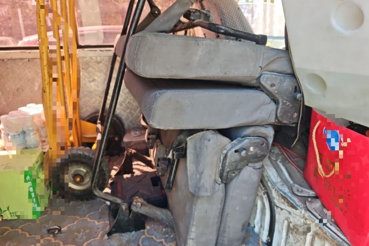 Used Jinbei Hiace 2014 2.0L Fifth-Generation Xiangyun Comfort Type 1 4G20C Left Rear Seat