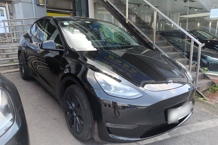 Used Tesla Model Y 2023 Long-Range All-Wheel-Drive Version