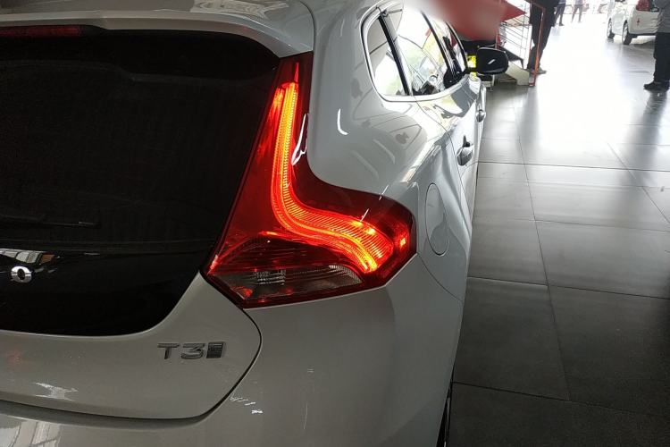 Used Volvo V40 2019 T3 Smart Luxury Edition Right Rear Taillight