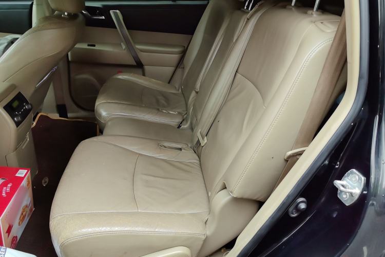 Used Toyota Highlander 2011 2.7L Two-Wheel Drive 7-Seater Luxury Edition