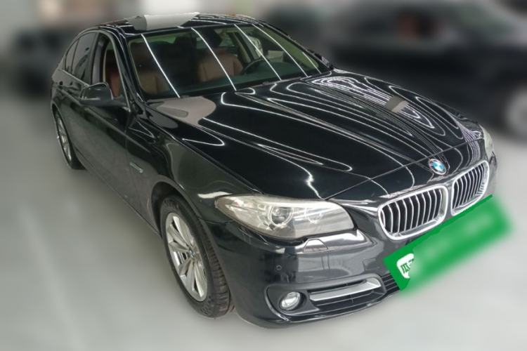 Used BMW 5 Series 2014 520i Elegant Edition Front Right 45 Deg