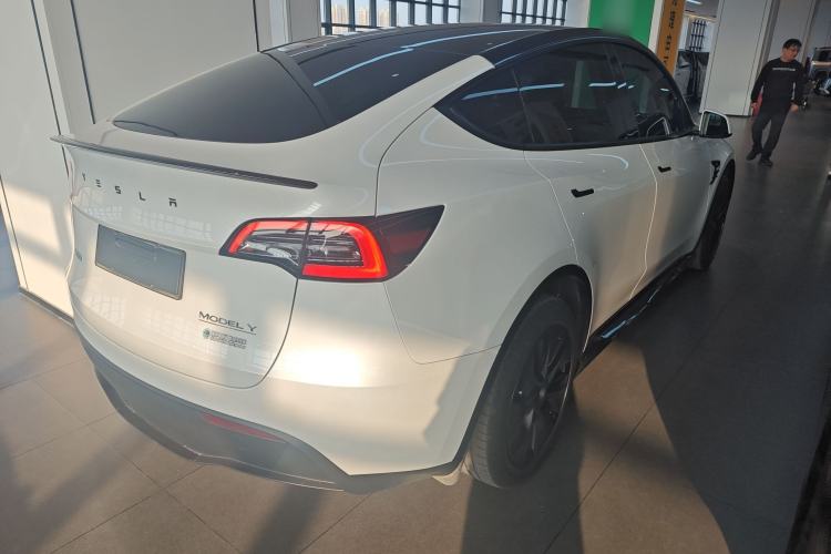 Used Tesla Model Y 2024 Long-Range All-Wheel-Drive Version