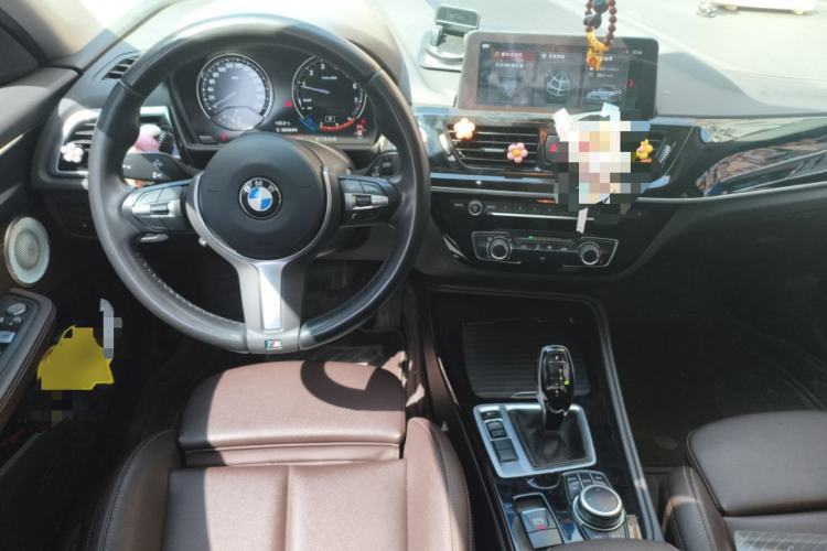 Used BMW 1 Series 2021 120i M Sport Night Edition Center Console