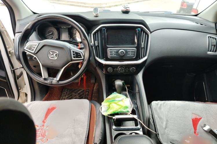 Used JMC Yusheng S350 2016 2.0T Automatic All-Wheel Drive Gasoline Ultra-Luxury 5-Seater Center Console