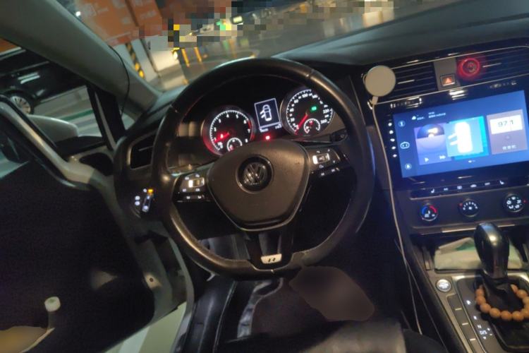 Used Volkswagen Golf 2014 1.4TSI Automatic Luxury Model Steering Wheel