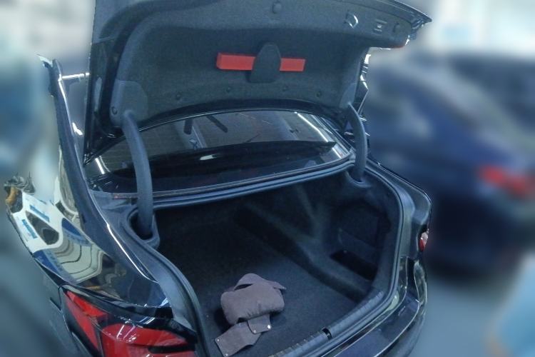 Used BMW 5 Series 2021 Updated Version 525Li Luxury Package Trunk