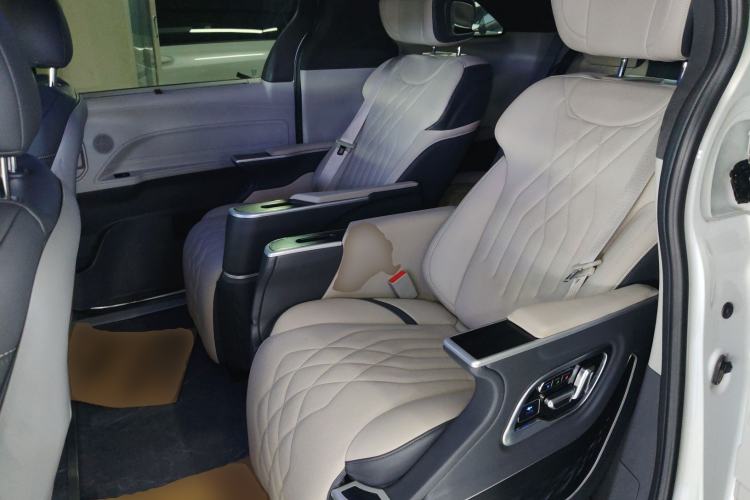 Used Toyota Granvia 2023 2.5L Hybrid Prestige PLUS Edition Left Rear Seat