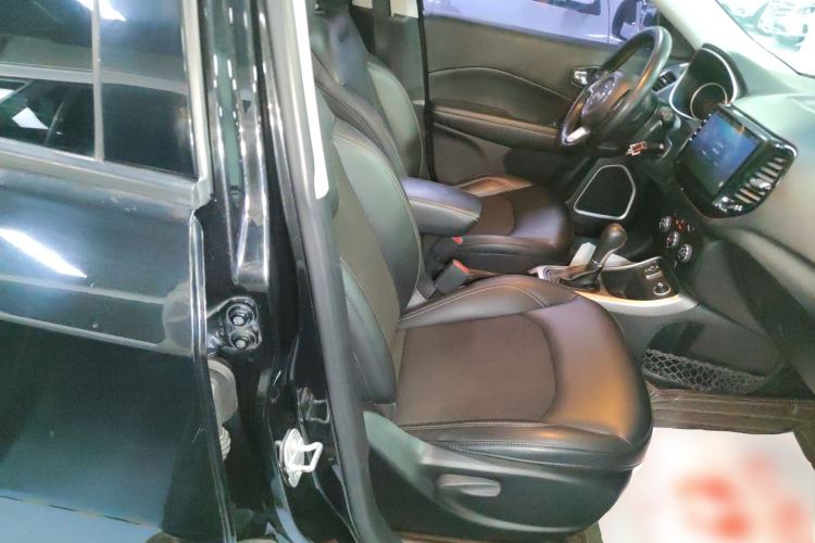 Used Jeep Compass 2017 200T Automatic Enjoyment Version
