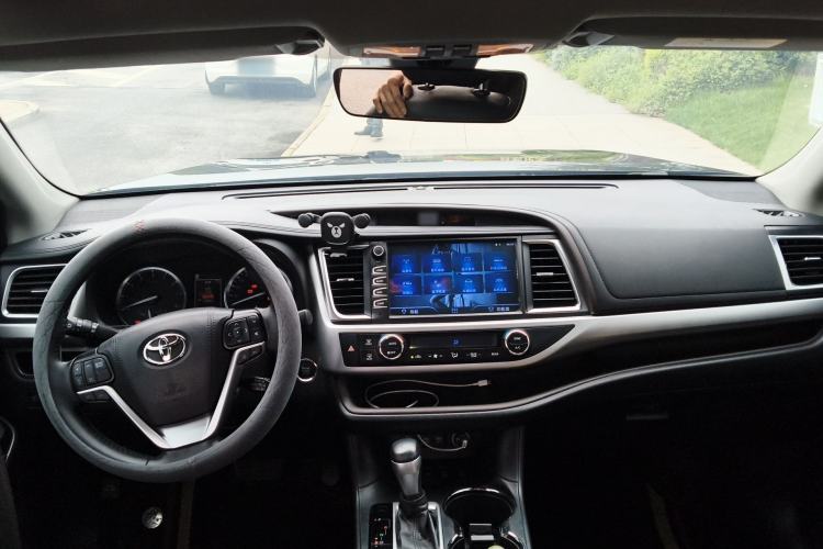 Used Toyota Highlander 2018 2.0T Four-Wheel Drive Luxury Version 7 Seats China VI Standard