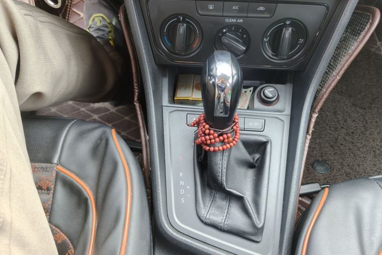 Used Volkswagen Lavida 2015 1.6L Automatic Fashion Edition