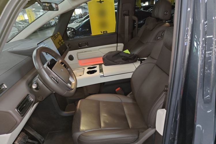 Used Li Auto MEGA 2024 Ultra Model