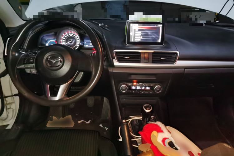 Used Mazda 3 Axela 2016 Sedan 1.5L Manual Luxury Model