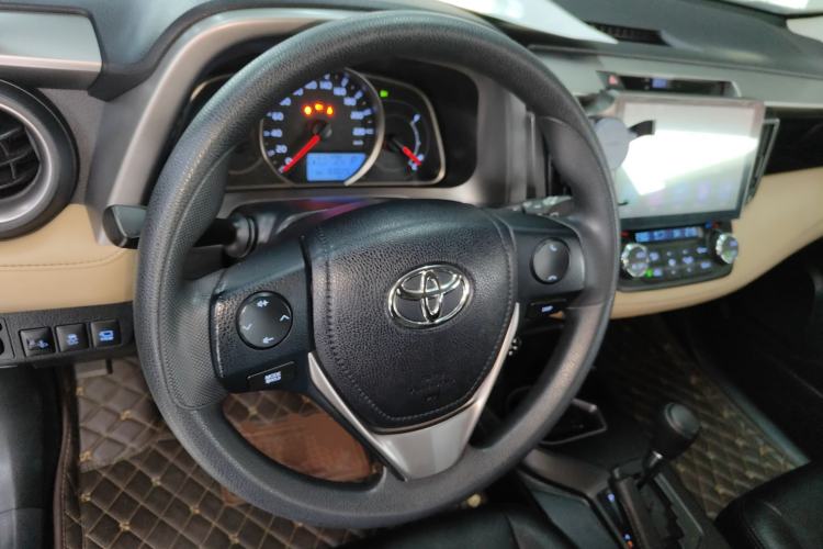 Used Toyota RAV4 2018 2.0L CVT Two-Wheel Drive Fashion X Edition