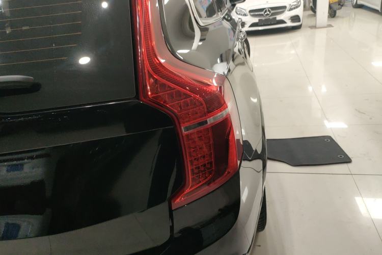 Used Volvo XC90 New Energy 2022 E-Drive Hybrid T8 Luxury Flagship 7-Seater