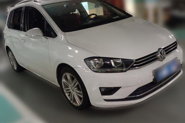 Used Volkswagen Golf Sportsvan 2016 280TSI Automatic Luxury Model Front Right 45 Deg