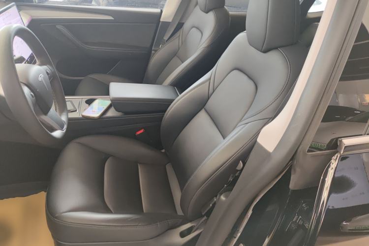 Used Tesla Model Y 2023 Long-Range All-Wheel-Drive Version
