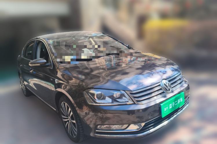 Used Volkswagen Magotan 2012 3.0 FSI Flagship Edition Front Right 45 Deg