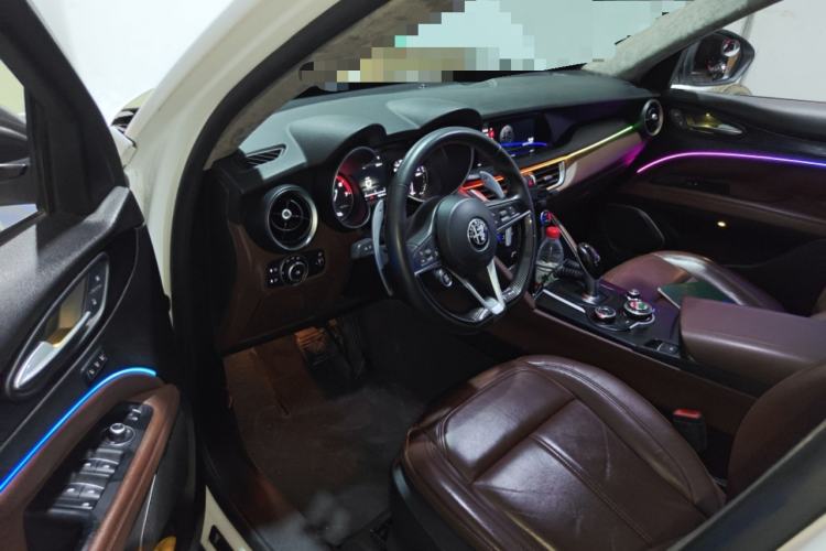 Used Alfa Romeo Stelvio 2017 2.0T 280HP Luxury Edition Driver Seat